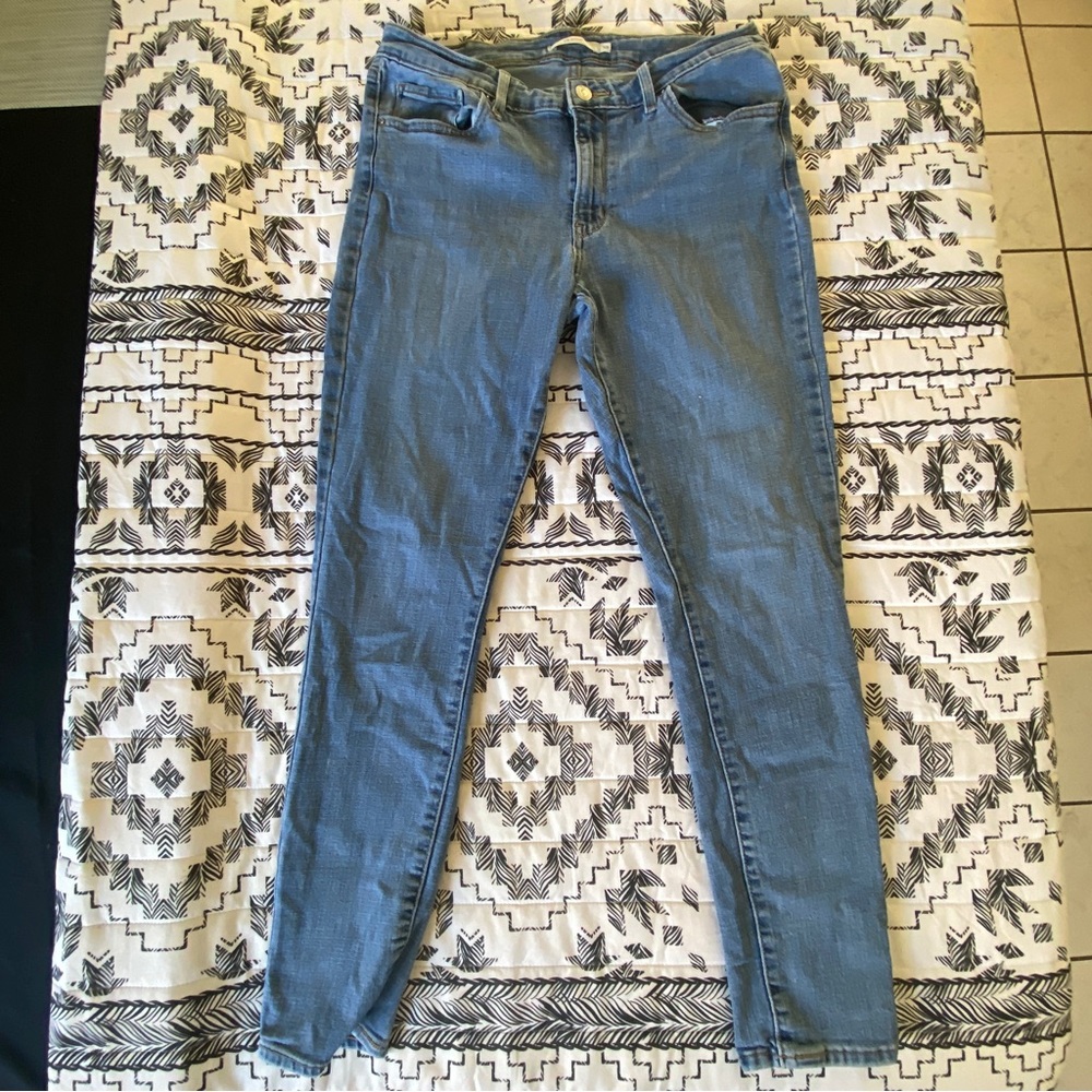 Levi’s 711 skinny size 32 14